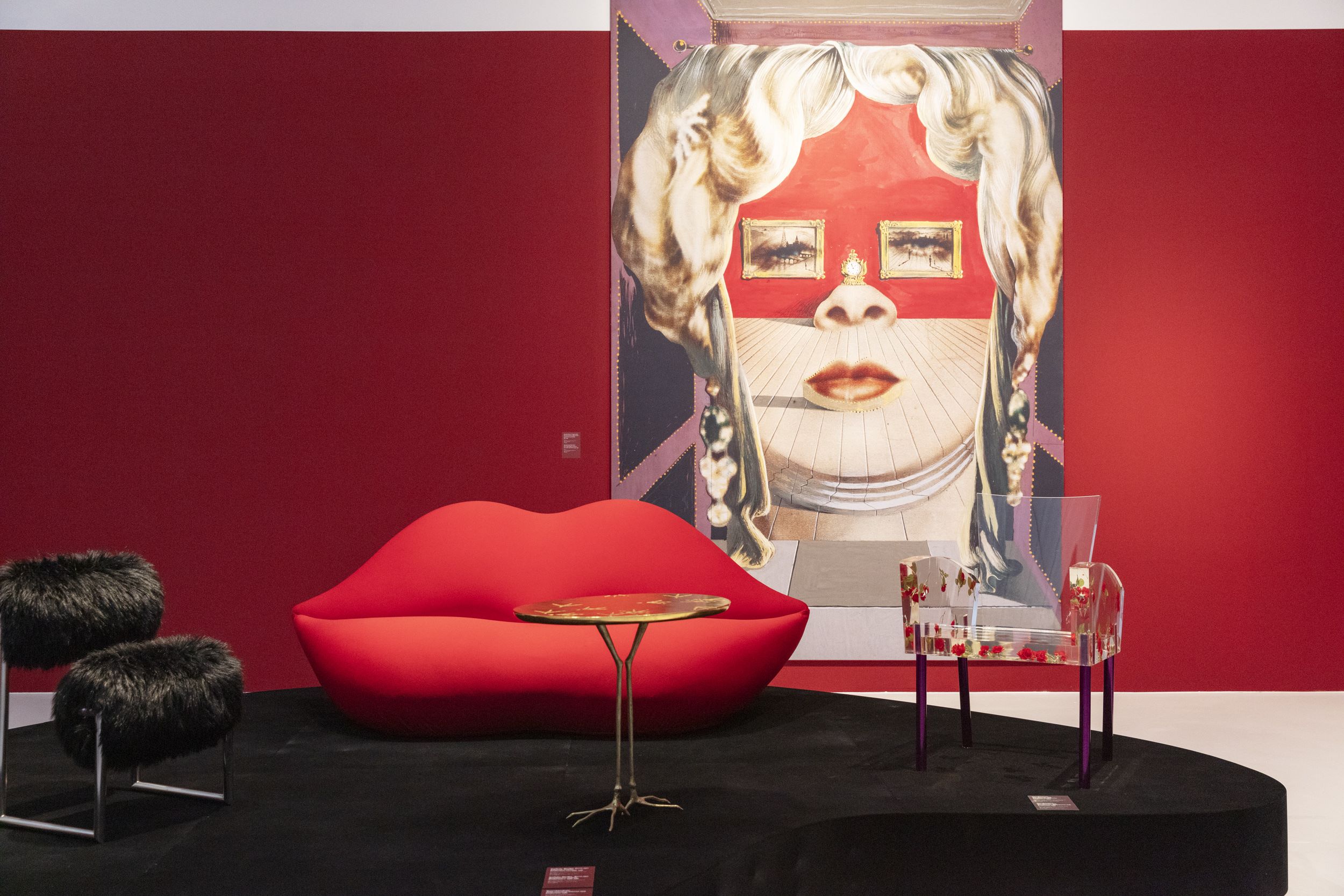 Objects of desire. Surrealism & Design
